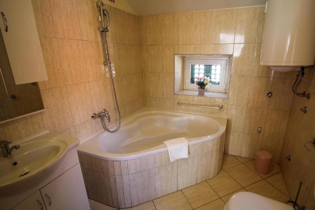 Villa Varos سبليت المظهر الخارجي الصورة